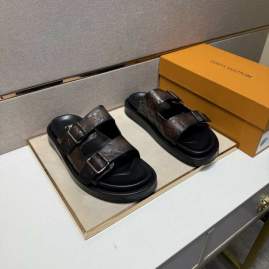 Picture of Louis Vuitton Slippers _SKULVsz39-44hnq0903872